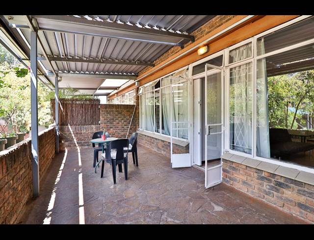 1.5 BEDROOM FLAT SOLD IN WAVERLEY